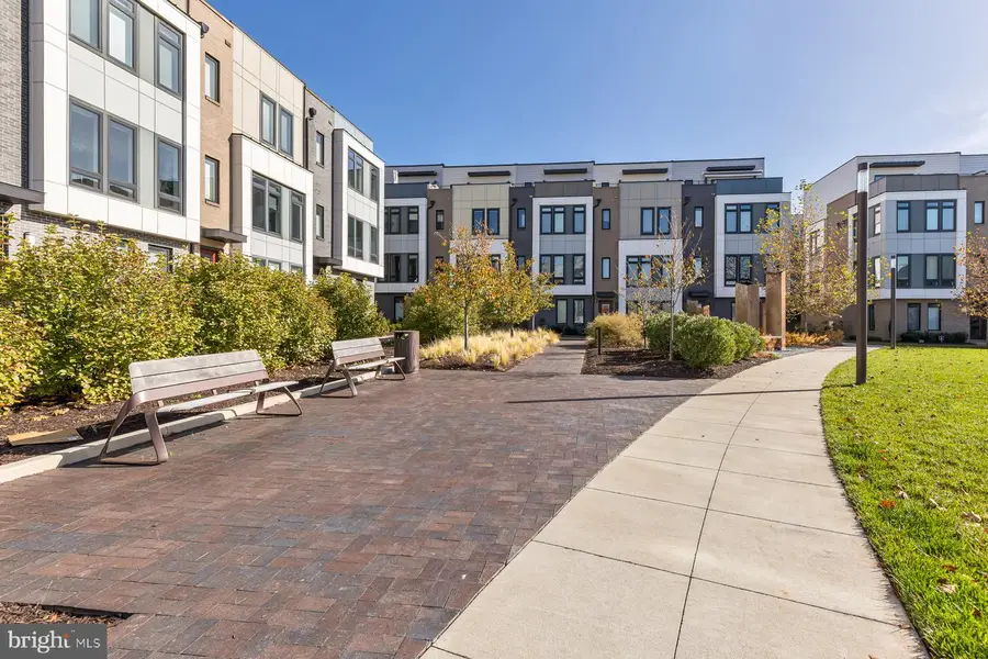 2820 Telek Pl, Alexandria, VA 22314 - #3