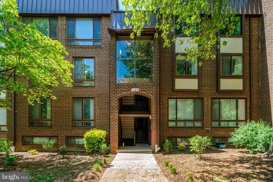 128 Roberts Ln #400, Alexandria, VA 22314 - #2