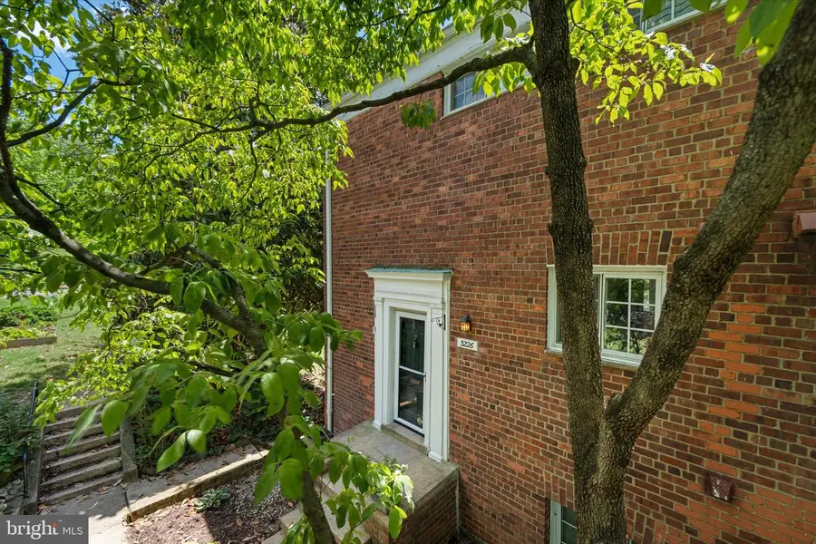 3226 Gunston Rd, Alexandria, VA 22302 - #3