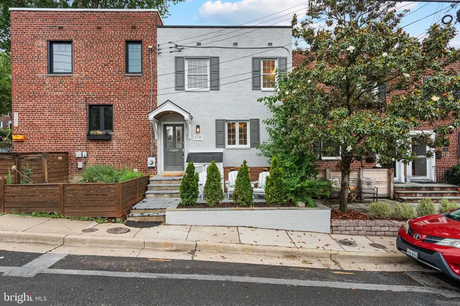 3102 Landover St, Alexandria, VA 22305 - #2