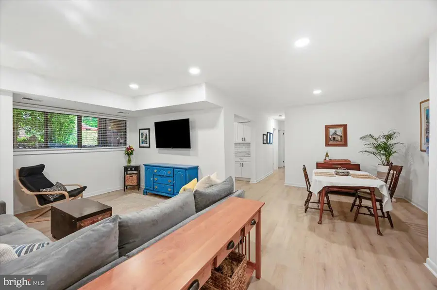 55 Skyhill Rd #101, Alexandria, VA 22314 - #2