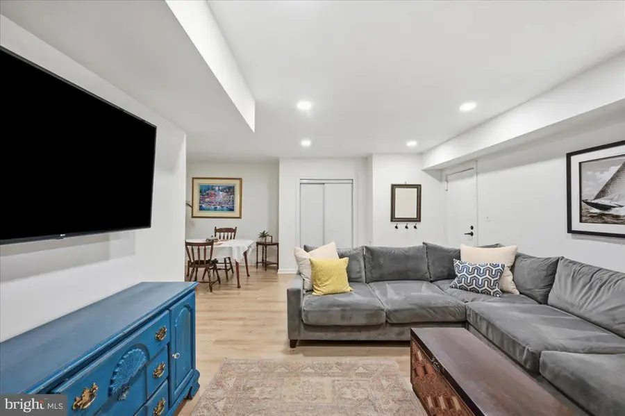 55 Skyhill Rd #101, Alexandria, VA 22314 - #3