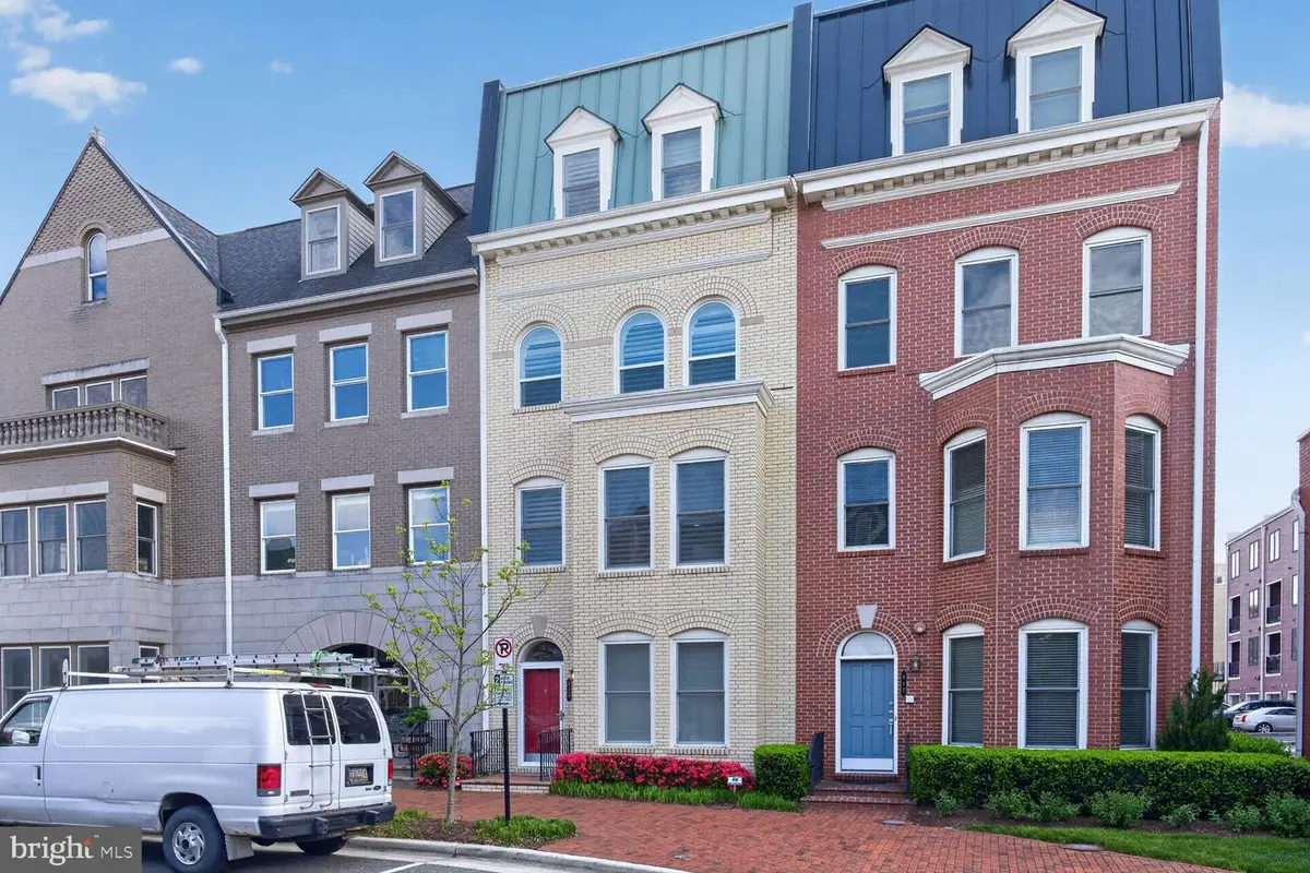 619 E Custis Ave, Alexandria, VA 22301 - #1
