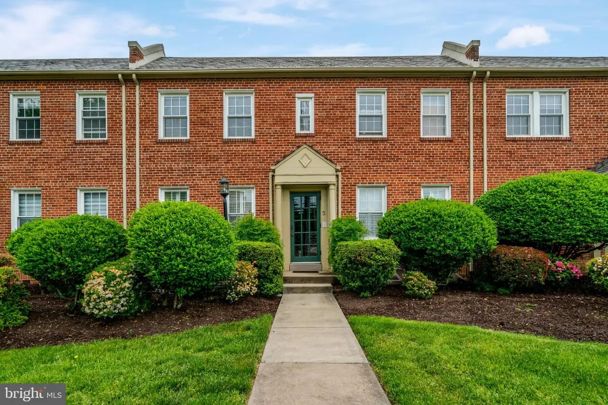 5 Russell Rd #a, Alexandria, VA 22301 - #1