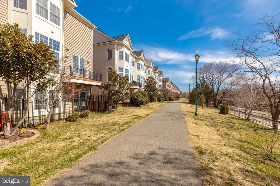 5139 Brawner Pl, Alexandria, VA 22304 - #3