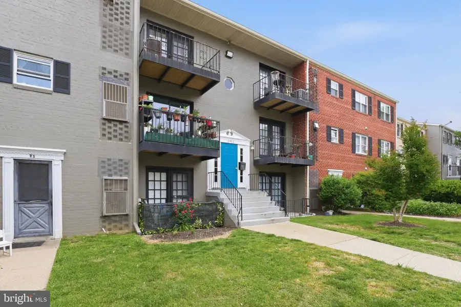 5913 Mayflower Ct #101, Alexandria, VA 22312 - #2
