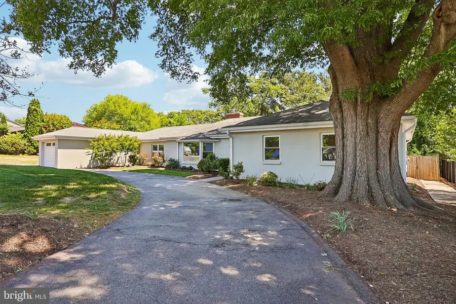 201 Longview Dr, Alexandria, VA 22314 - #3