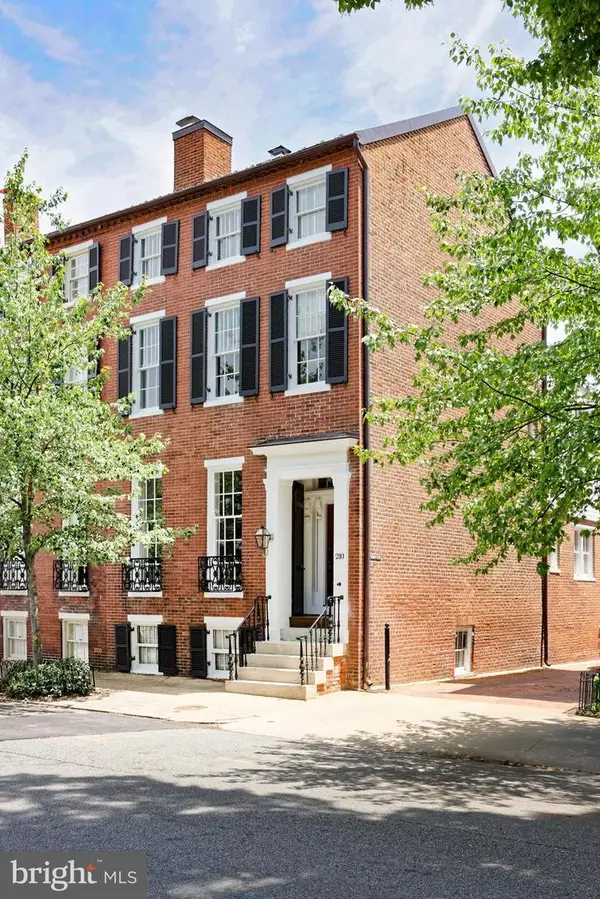 210 S Pitt St, ALEXANDRIA, VA 22314