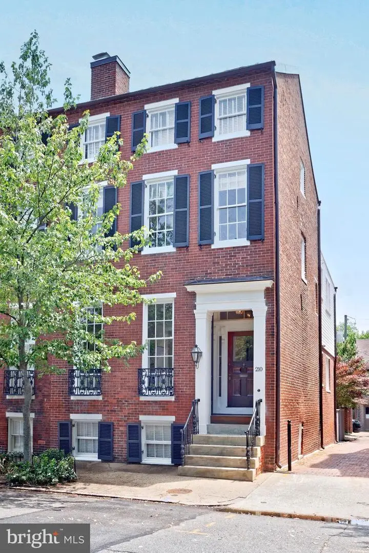 210 S Pitt St, Alexandria, VA 22314 - #3