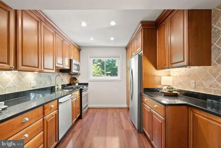 49 Skyhill Rd #204, Alexandria, VA 22314 - #3
