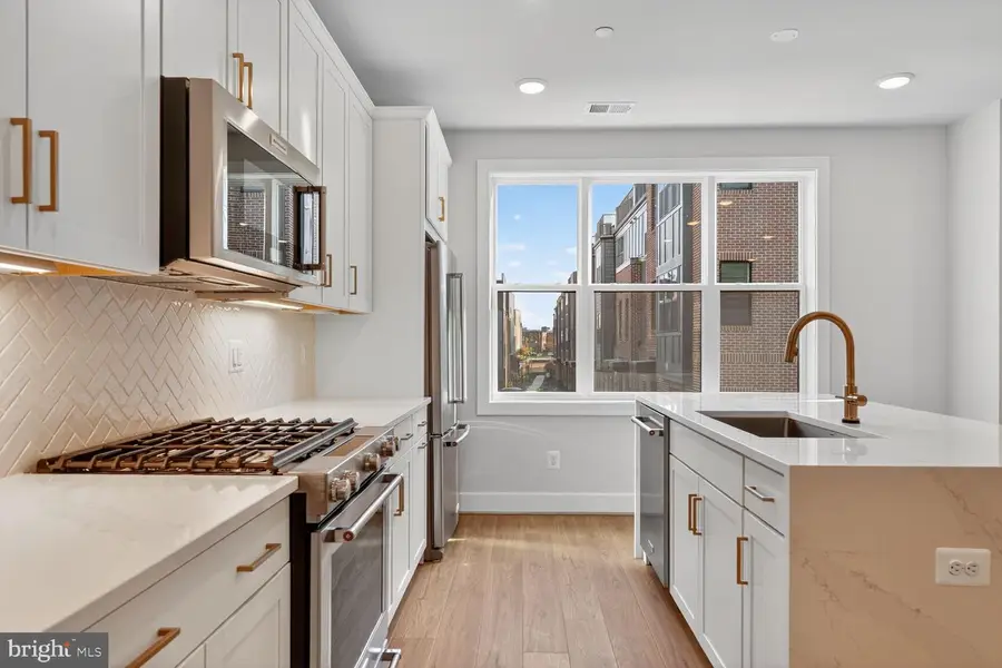 136 Pepperell St, Alexandria, VA 22304 - #3
