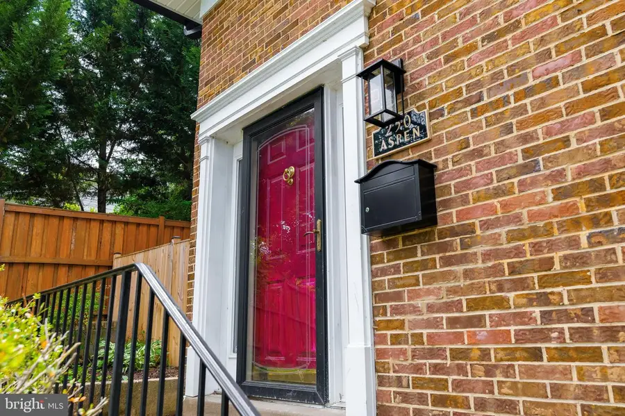 250 Aspen St, Alexandria, VA 22305 - #2
