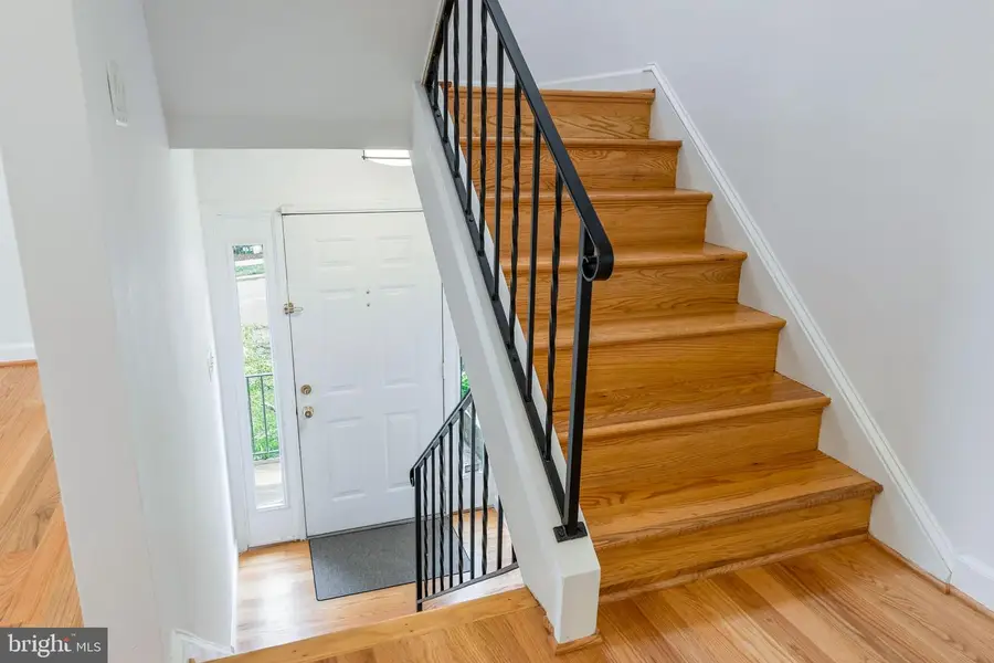 250 Aspen St, Alexandria, VA 22305 - #3