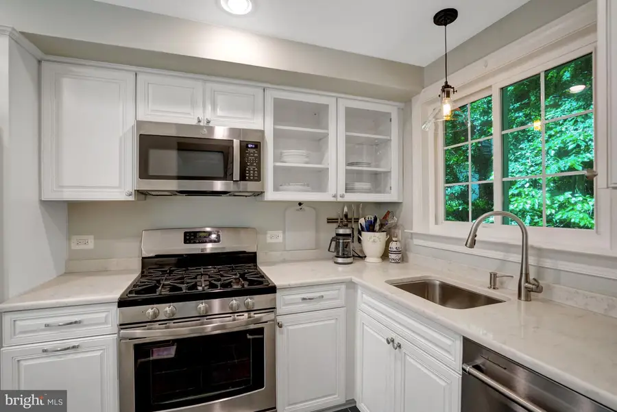 1607 Preston Rd, Alexandria, VA 22302 - #3