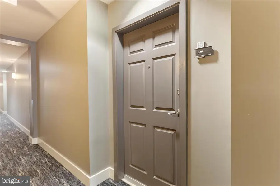 1111 Oronoco St #226, Alexandria, VA 22314 - #3