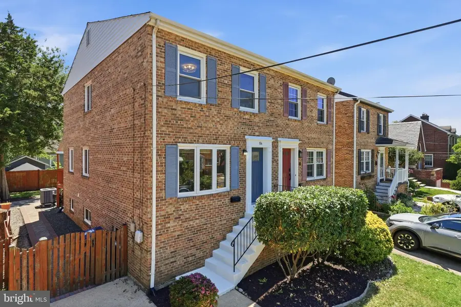 19 E Myrtle St #a, Alexandria, VA 22301 - #3