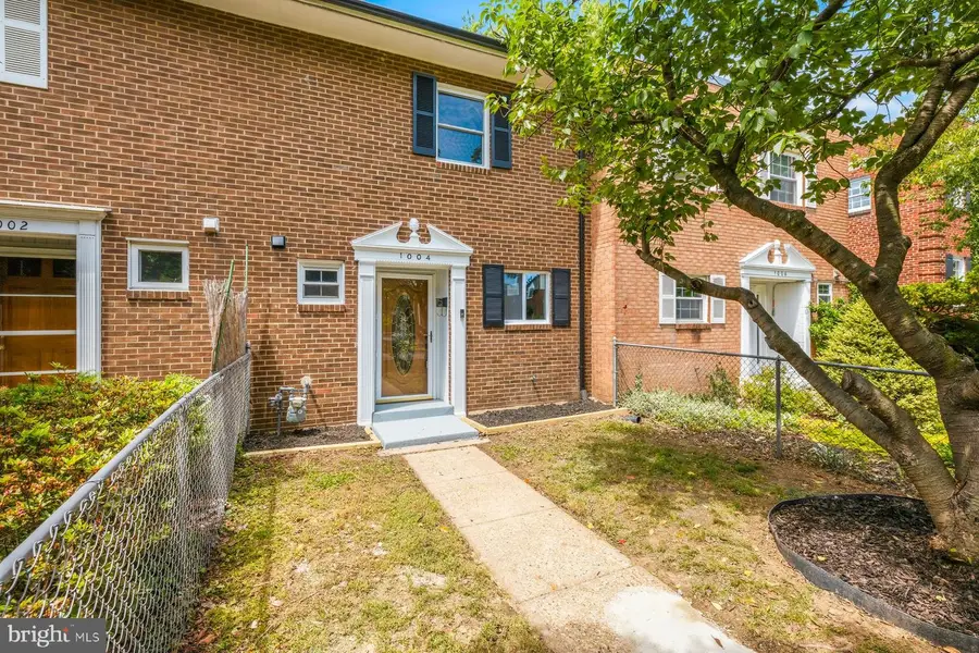 1004 Colonial Ave, Alexandria, VA 22314 - #2
