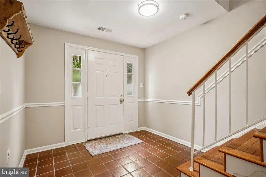27 S Floyd St, Alexandria, VA 22304 - #2
