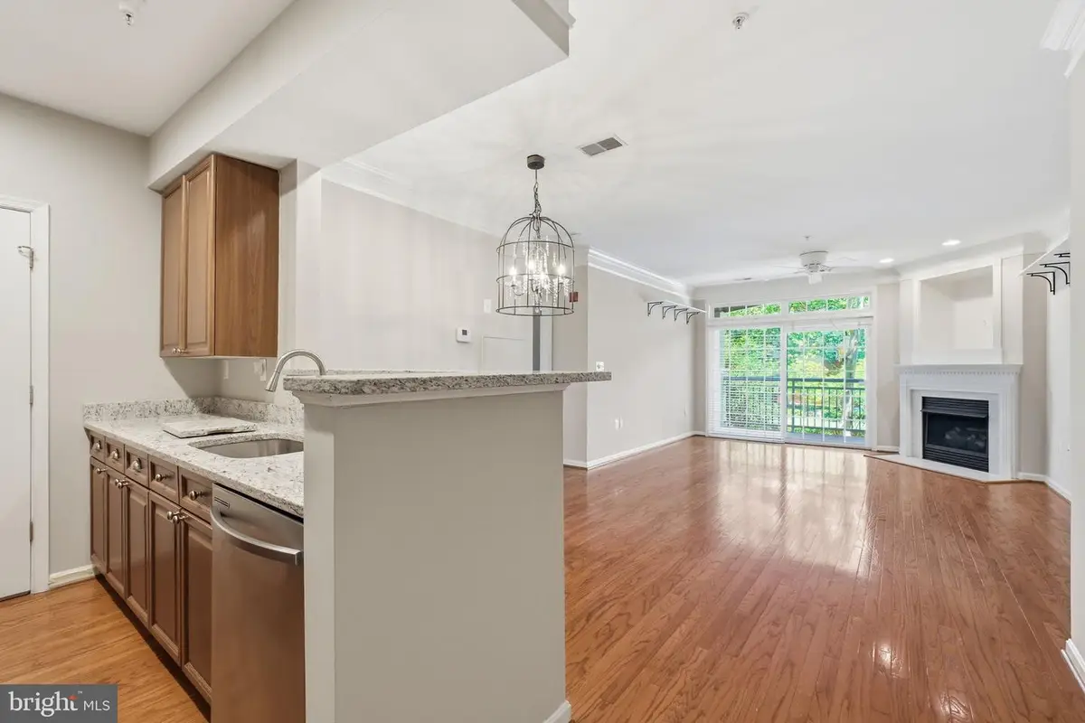 5112 Donovan Dr #101, Alexandria, VA 22304 - #1