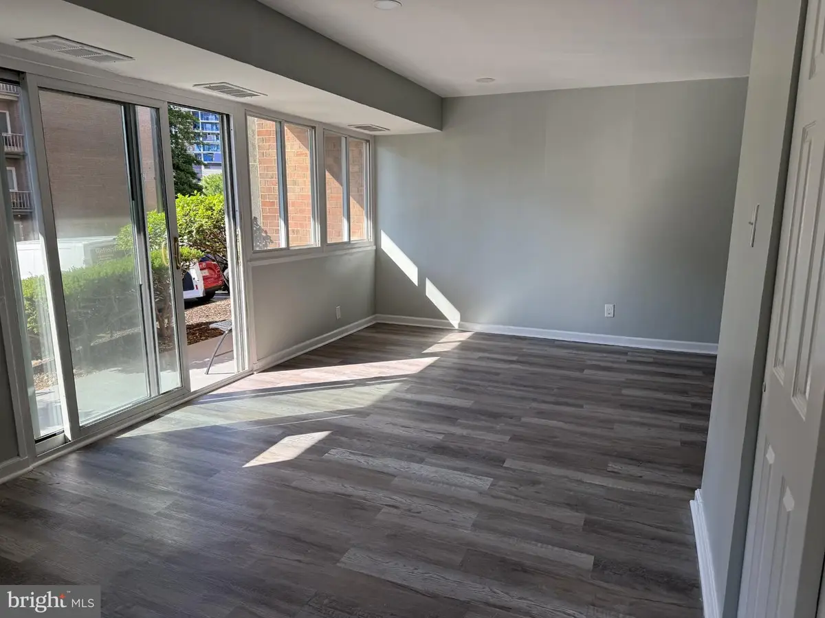 5831 Quantrell Ave #t4, Alexandria, VA 22312 - #1
