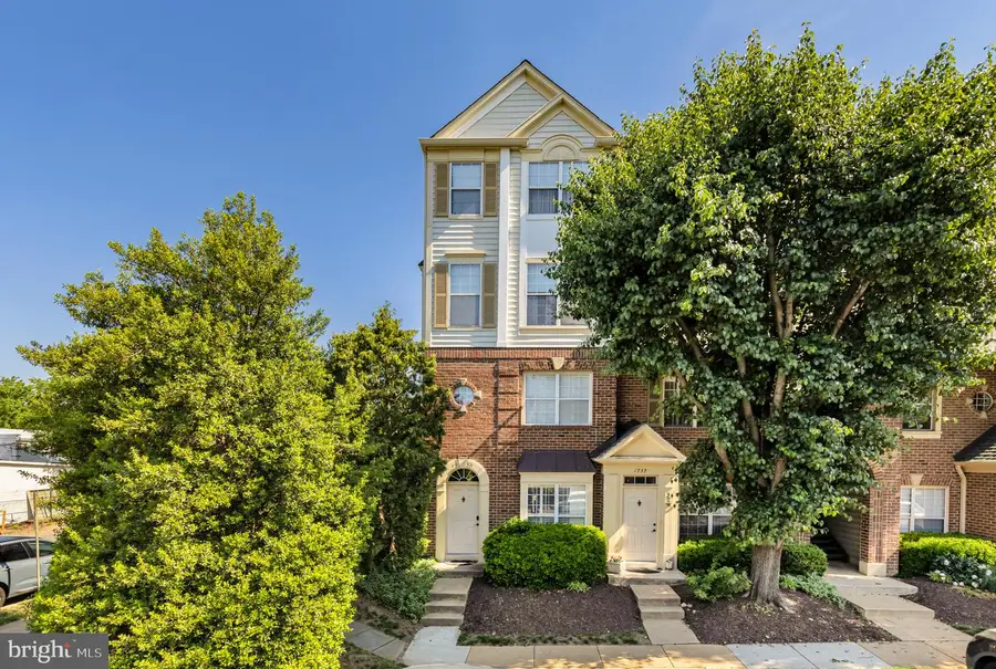 1737 Kingsgate Ct, Alexandria, VA 22302 - #2
