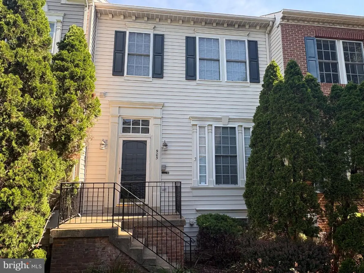 903 Harrison Cir, Alexandria, VA 22304 - #1