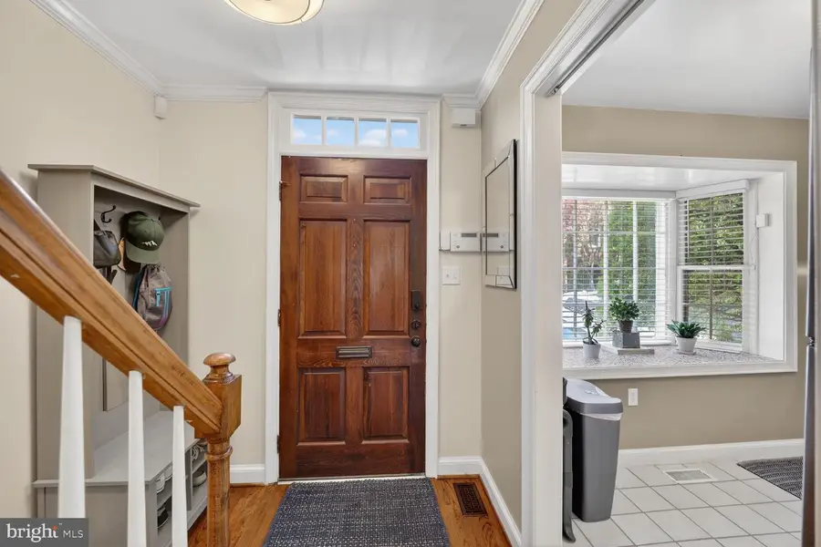 109 Roberts Ct, Alexandria, VA 22314 - #2