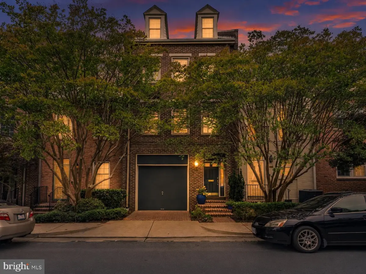 1118 N Pitt St N, Alexandria, VA 22314 - #1