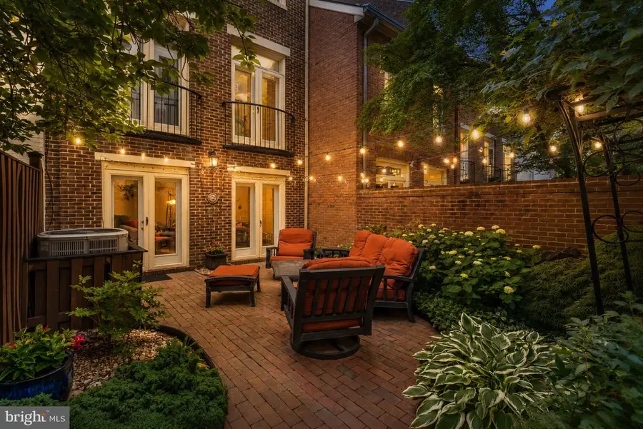1118 N Pitt St N, Alexandria, VA 22314 - #2