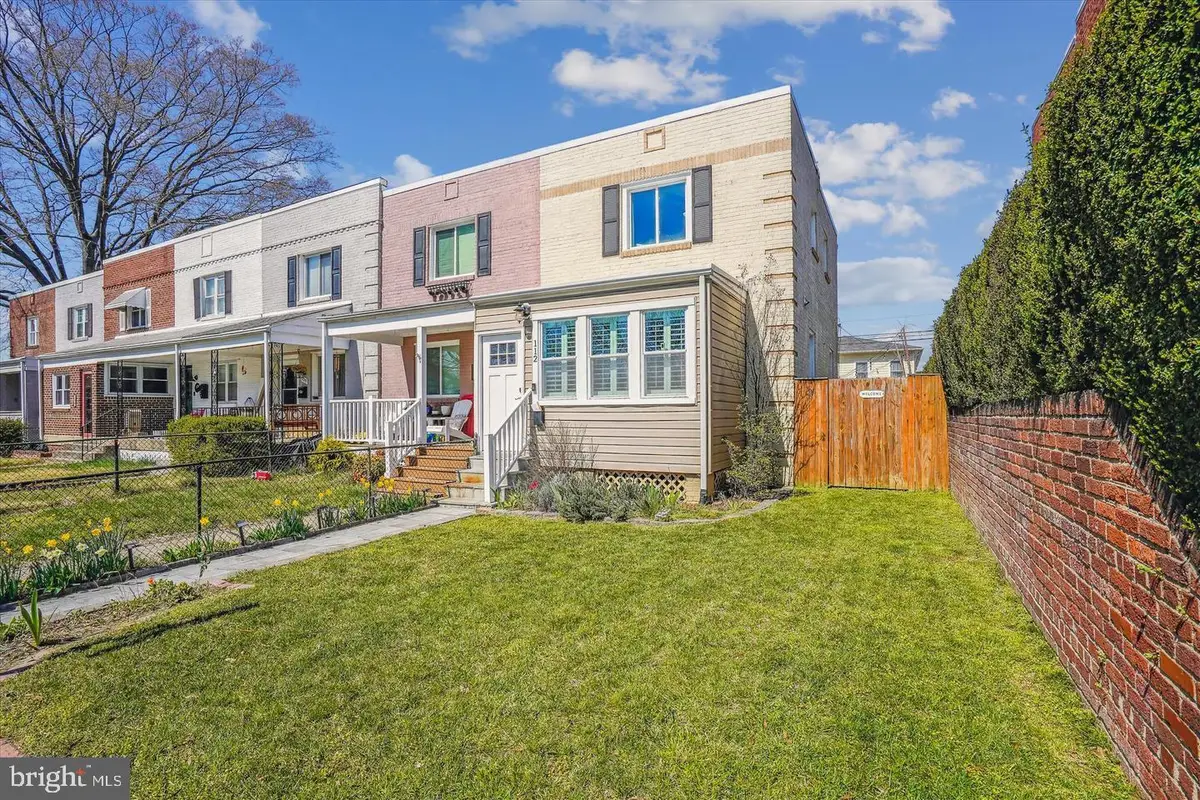 112 Lynhaven Dr, Alexandria, VA 22305 - #1