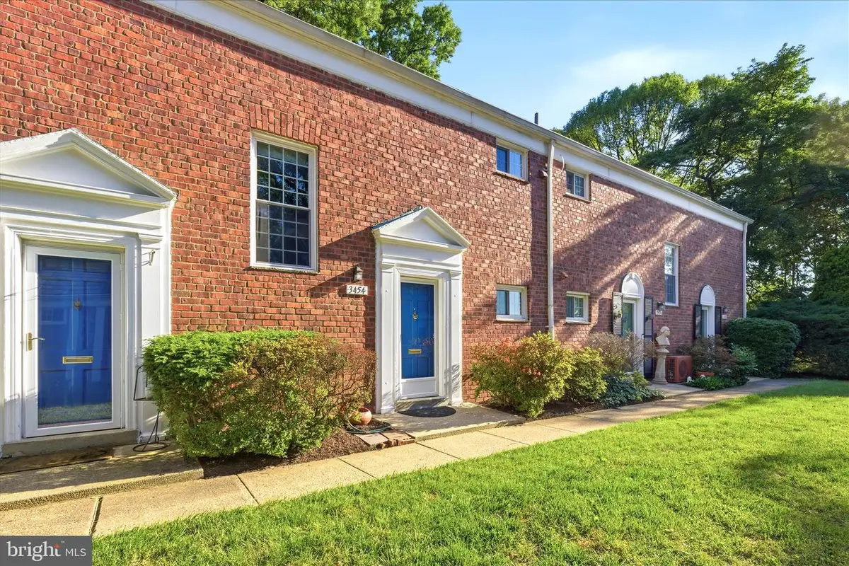 3454 Martha Custis Dr, Alexandria, VA 22302 - #1