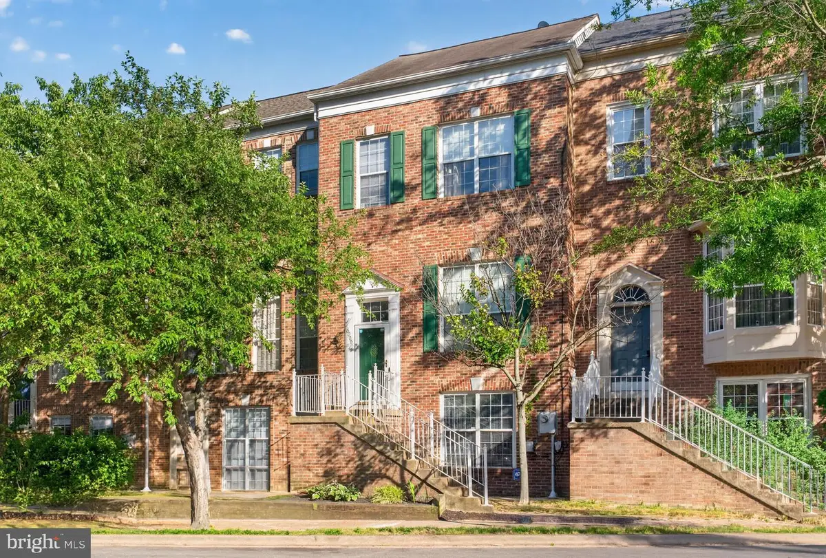 6006 Lincolnia Rd, Alexandria, VA 22312 - #1