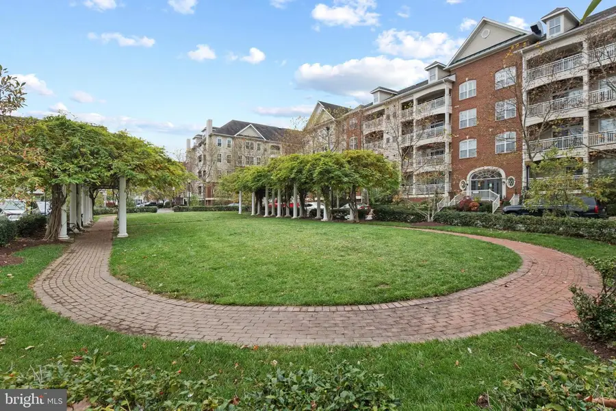 5112 Donovan Dr #107, Alexandria, VA 22304 - #2