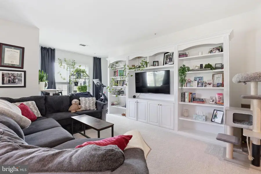 277 S Pickett St #302, Alexandria, VA 22304 - #2