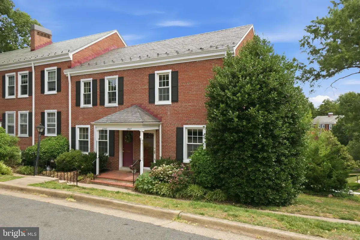 2947 S Dinwiddie St, Arlington, VA 22206 - #1