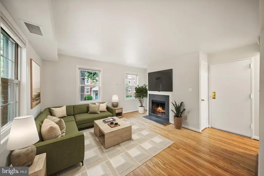 1311 E Abingdon Dr #4, Alexandria, VA 22314 - #3