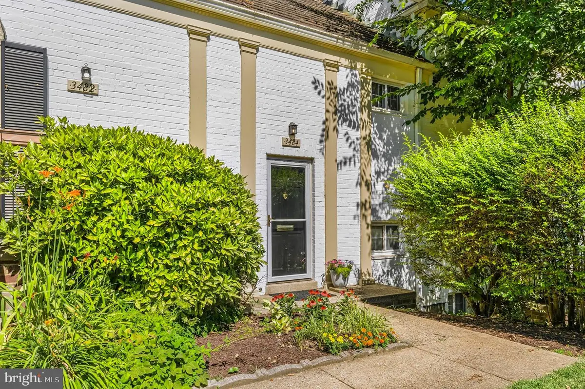3484 Martha Custis Dr, Alexandria, VA 22302 - #1