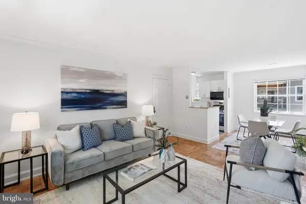 1608 W Abingdon Dr #302, ALEXANDRIA, VA 22314