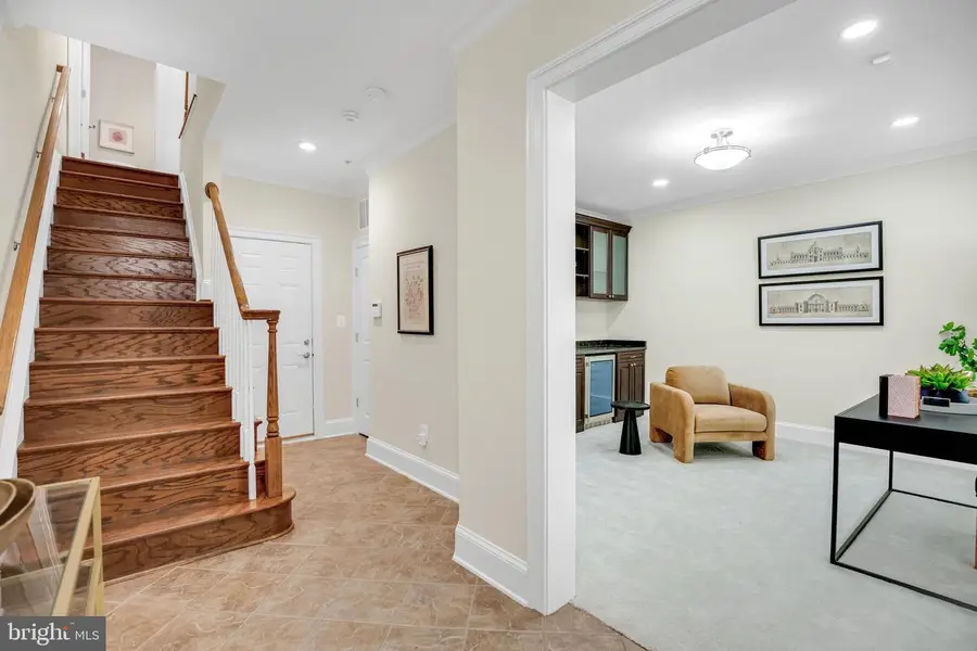 1818 Potomac Greens Dr, Alexandria, VA 22314 - #3