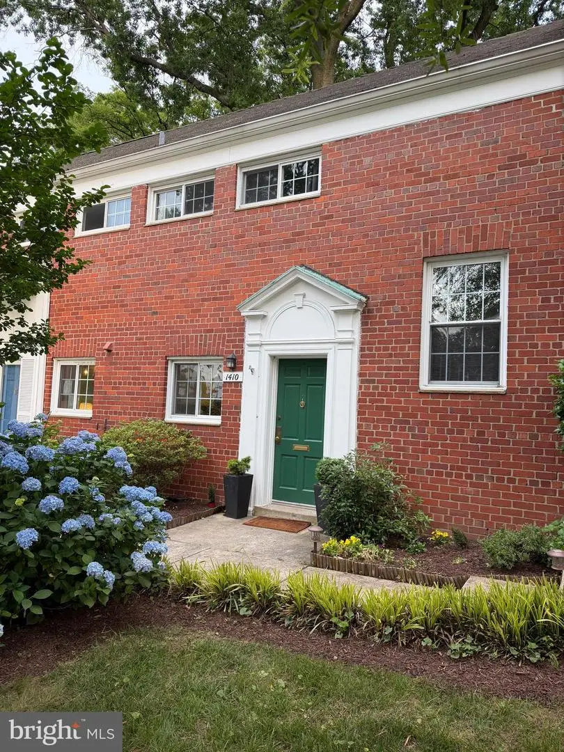 1410 Martha Custis Dr, Alexandria, VA 22302 - #1