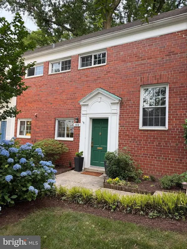 1410 Martha Custis Dr, ALEXANDRIA, VA 22302