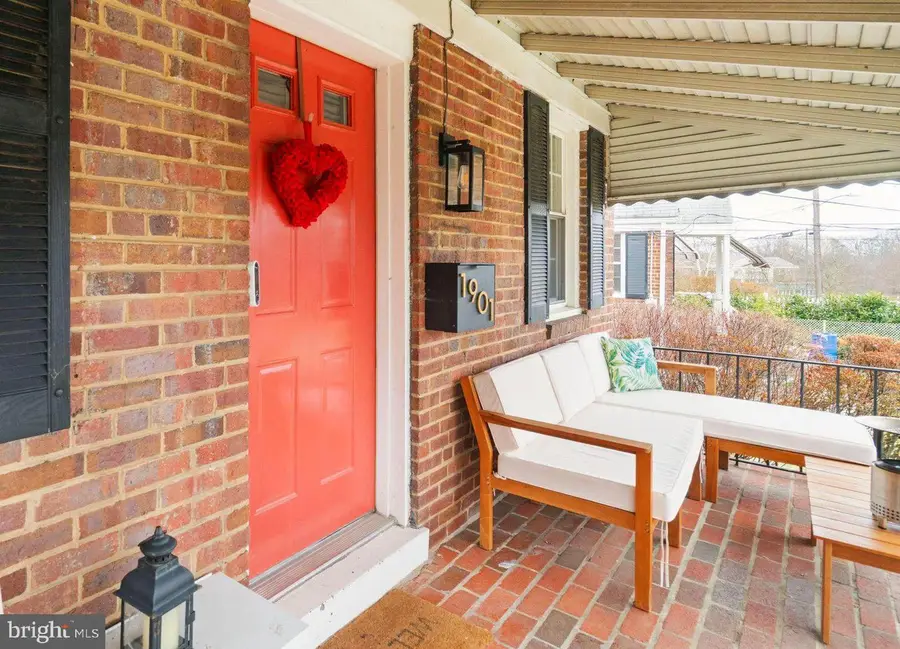 1901 Scroggins Rd, Alexandria, VA 22302 - #2