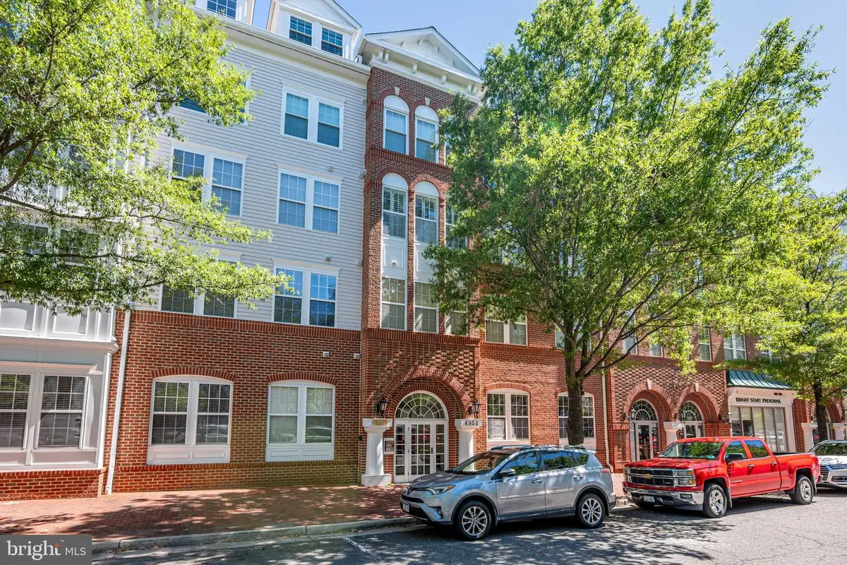 4951 Brenman Park Dr #410, Alexandria, VA 22304 - #1