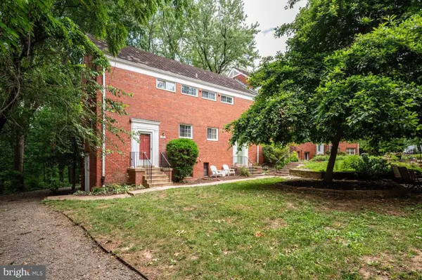 1557 Mount Eagle, ALEXANDRIA, VA 22302
