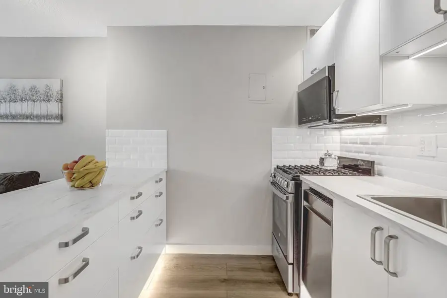 2500 N Van Dorn St #320, Alexandria, VA 22302 - #3