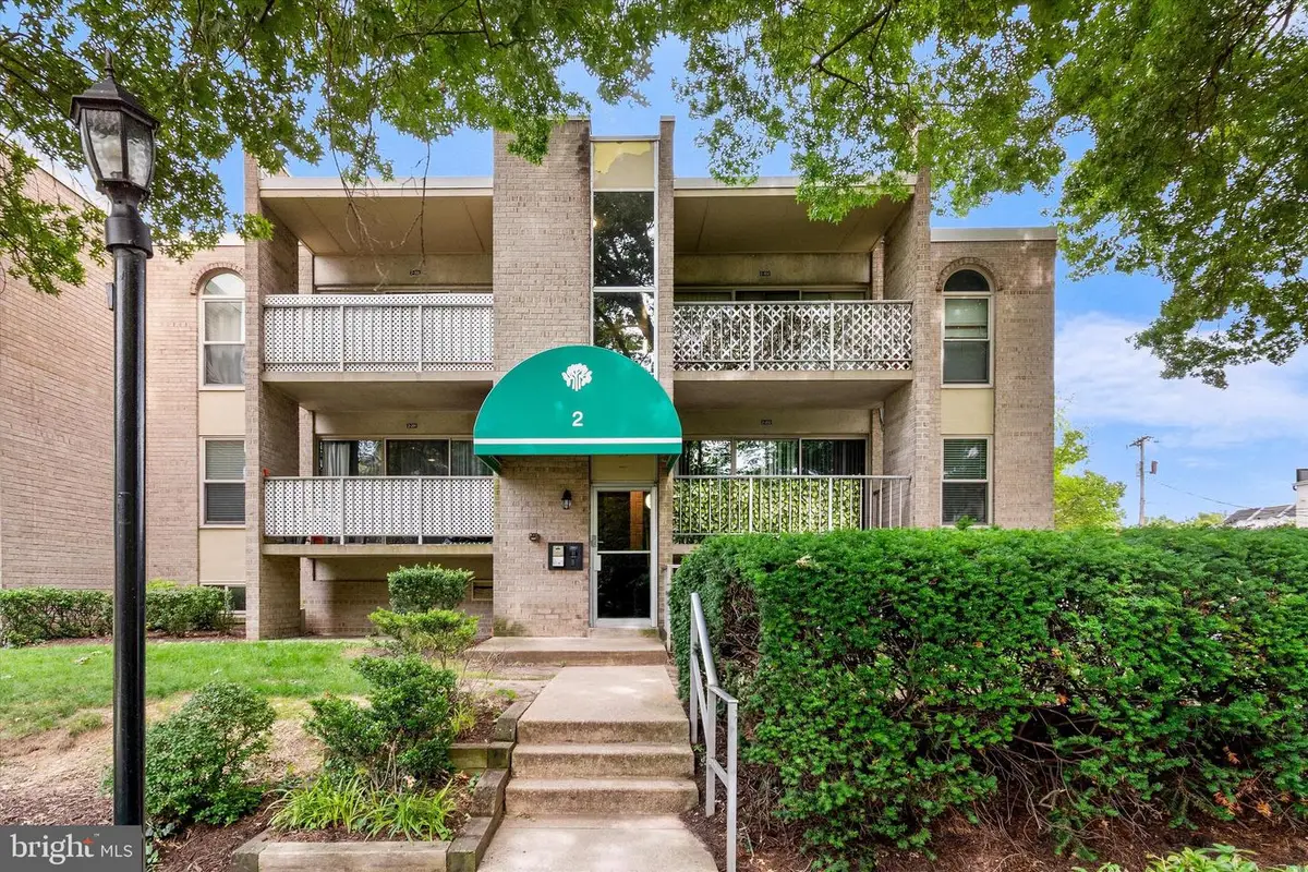 2 Canterbury Sq #202, Alexandria, VA 22304 - #1