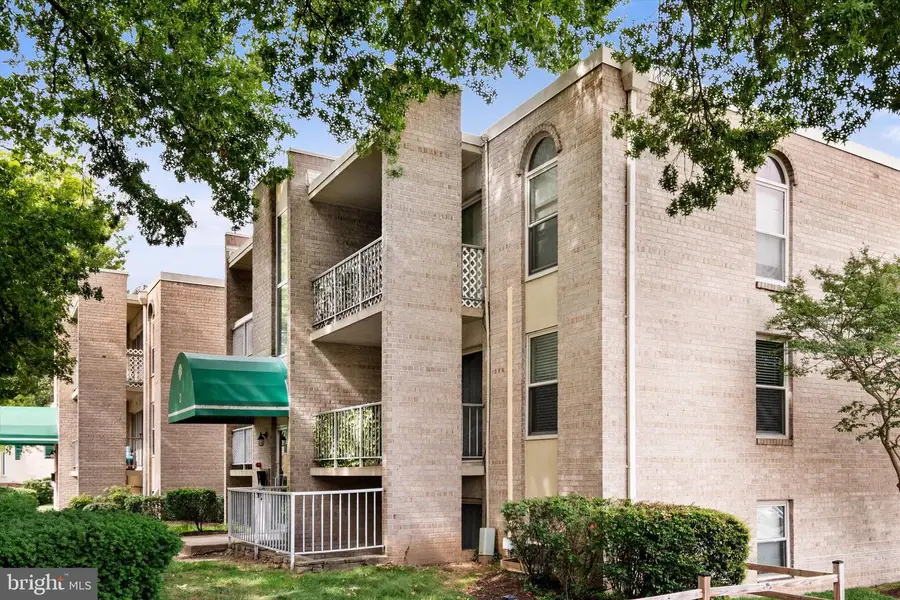2 Canterbury Sq #202, Alexandria, VA 22304 - #3