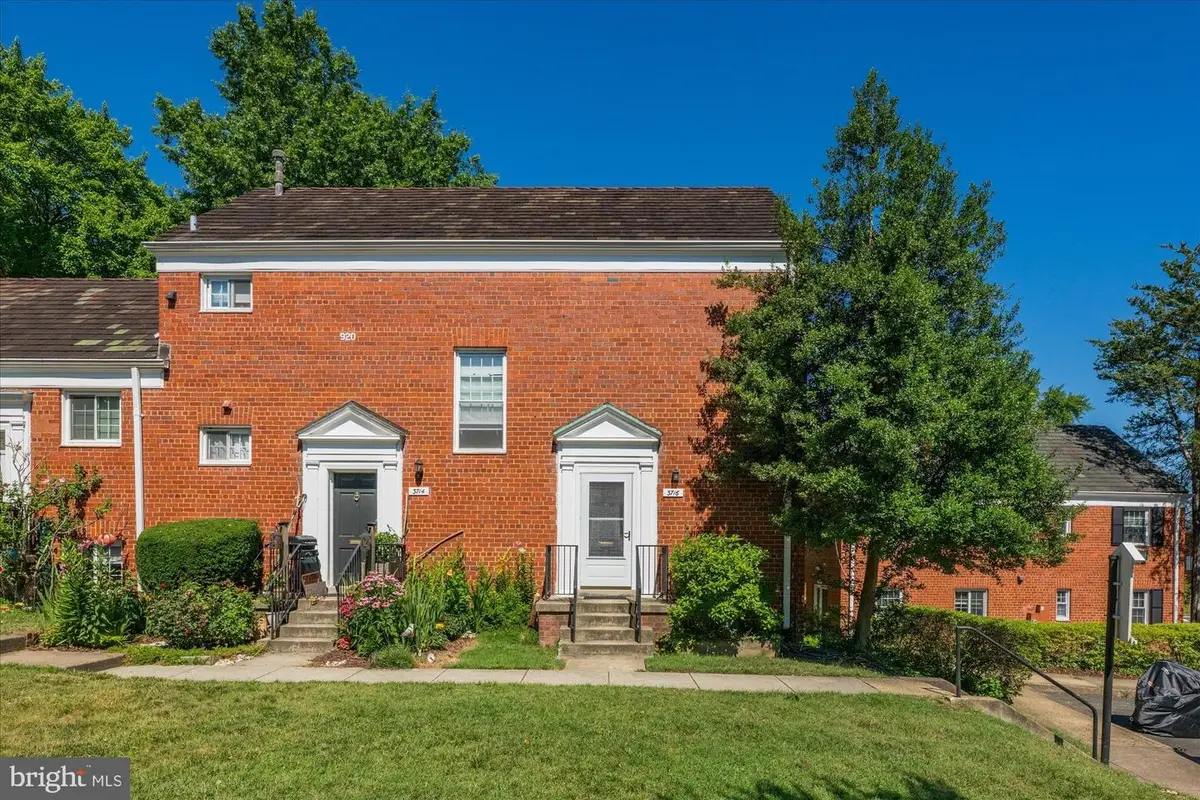 3716 Gunston Rd, Alexandria, VA 22302 - #1
