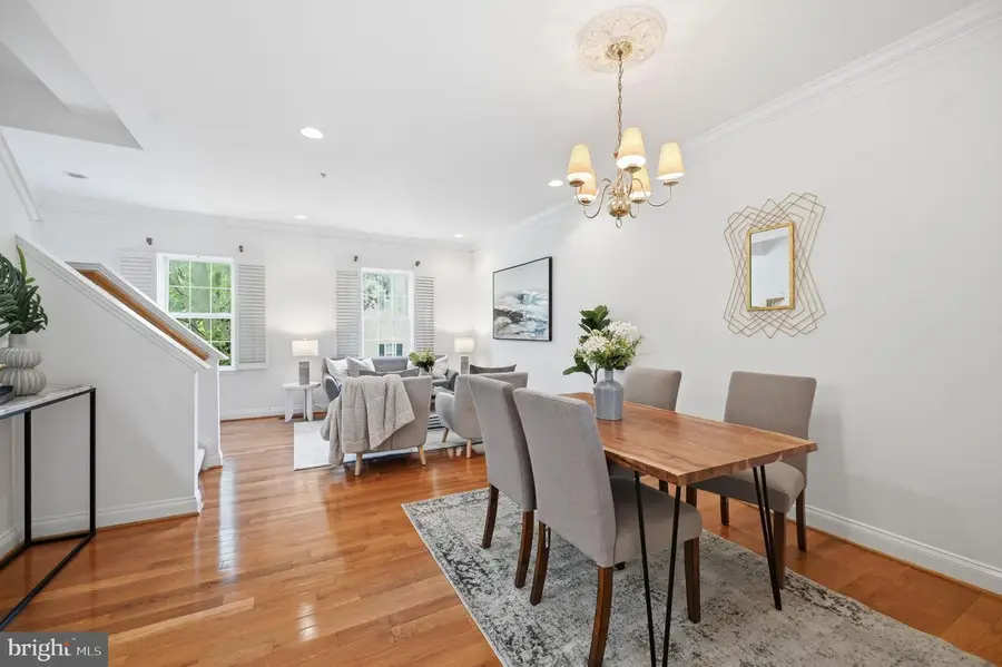 112 Cahill Dr, Alexandria, VA 22304 - #2
