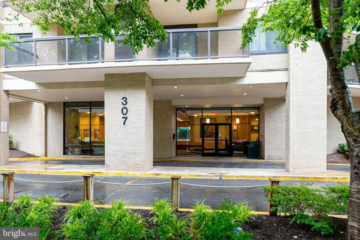 307 Yoakum Pkwy #512, Alexandria, VA 22304 - #1